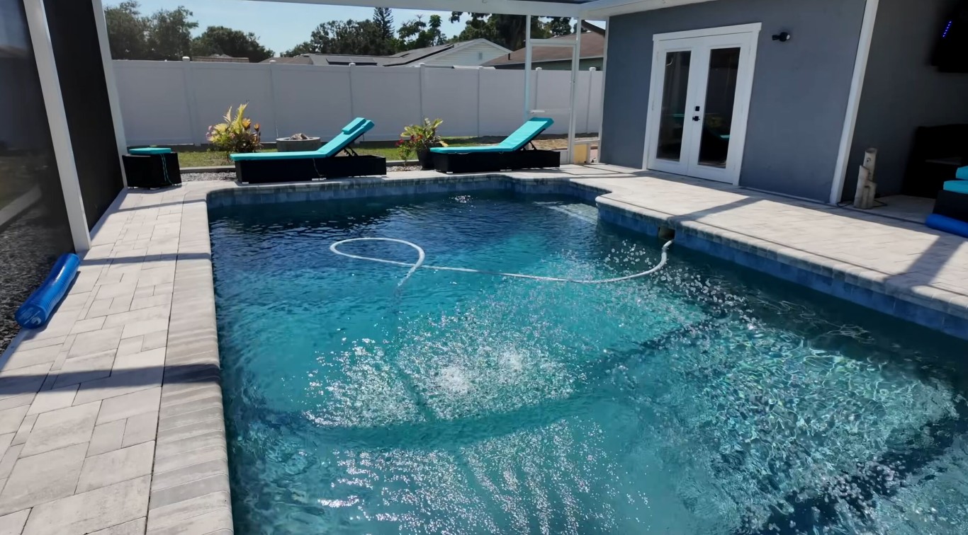 Pool Tile Cleaning & Calcium/Scale Removal